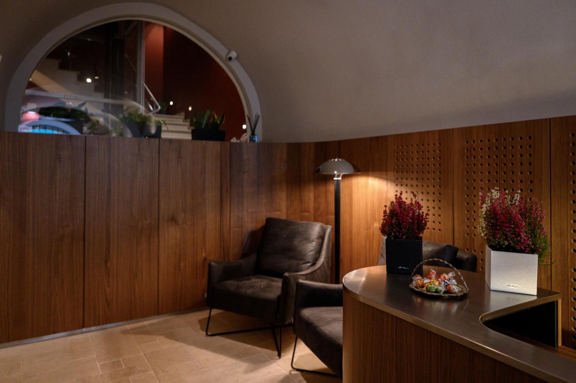 Rudolfo Hotel Lviv Bagian luar foto