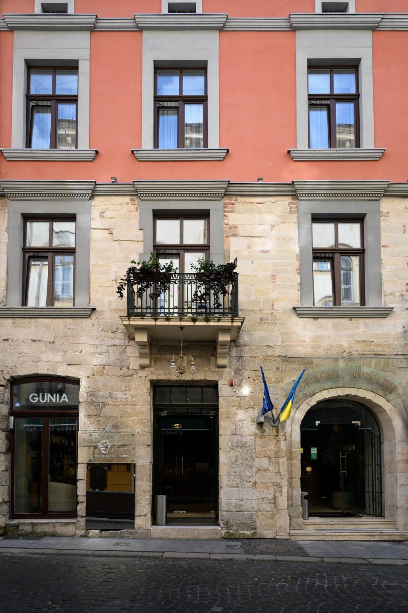 Rudolfo Hotel Lviv Bagian luar foto